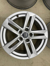Laden Sie das Bild in den Galerie-Viewer, 4x Alufelge 17 Zoll 7.0" 5x112 42ET Glanz Silber 8W0601025P Audi B9 Rim Wheel FEL8704660310tb