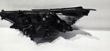 Laden Sie das Bild in den Galerie-Viewer, Frontscheinwerfer Toyota V 81130-02J61 Rechts Scheinwerfer Headlight SCH3142094584zz