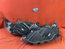 Laden Sie das Bild in den Galerie-Viewer, Frontscheinwerfer Ford Focus Ein Stück (Rechts oder Links) Headlight SCH4025408339aj