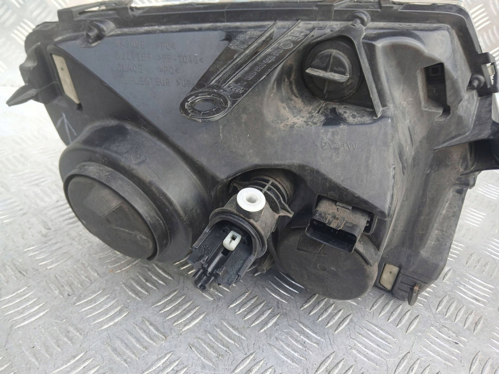 Frontscheinwerfer Dacia Duster 1305236683 Links Scheinwerfer Headlight