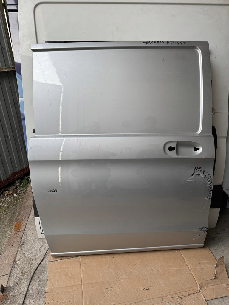 Tür Mercedes-Benz Vito A4477300305 Vorne Rechts Rot Door Porta Porte