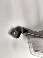 Laden Sie das Bild in den Galerie-Viewer, Frontscheinwerfer Toyota Land Cruiser 200 Xenon Links Scheinwerfer Headlight SCH5179382251st