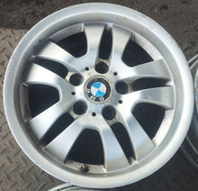 Laden Sie das Bild in den Galerie-Viewer, 1x Alufelge 16 Zoll 7.0" 5x120 34ET Glanz Silber 6765762 BMW E90 Rim Wheel FEL2262076333gf