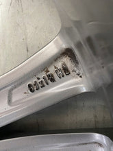 Load image into Gallery viewer, 1x Alufelge 18 Zoll 8.0&quot; 5x112 57ET 6855093 BMW F45 F46 Rim Wheel