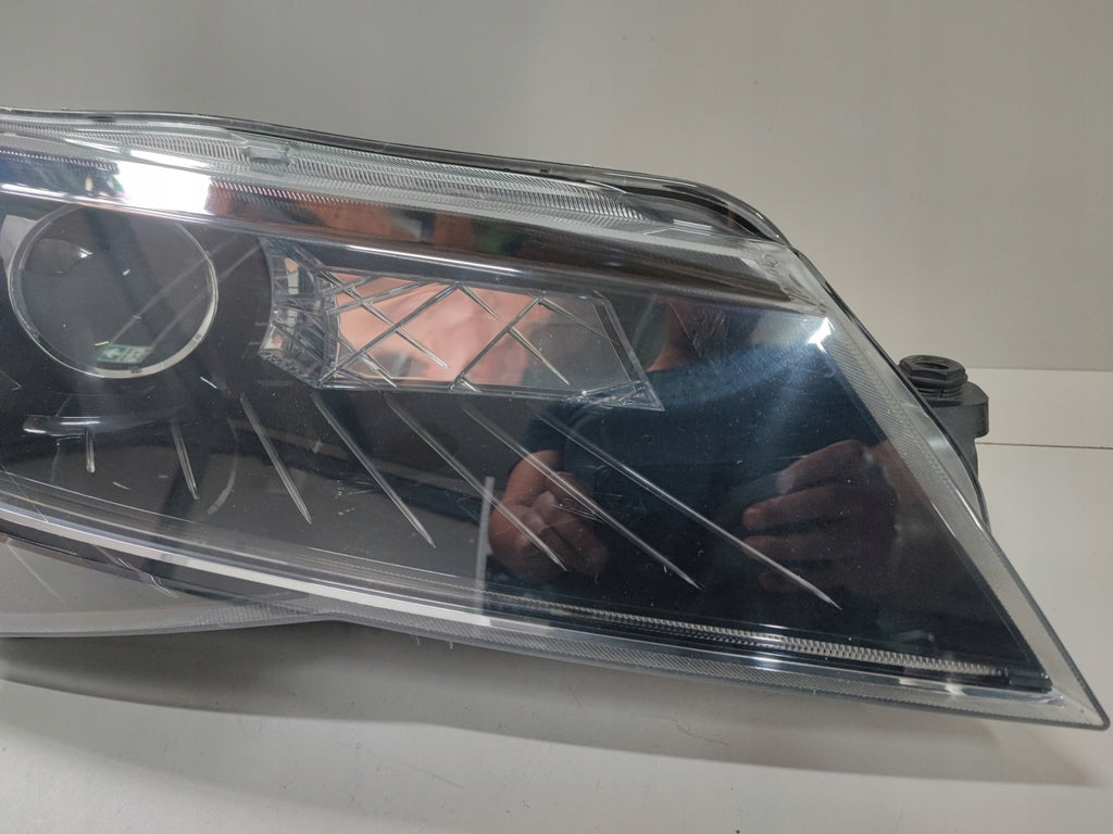 Frontscheinwerfer Skoda Superb III 3V1941016B 8K0941597B Rechts Headlight SCH3218161194kp