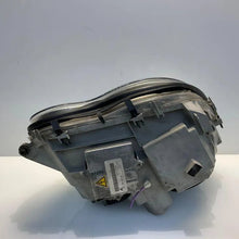Laden Sie das Bild in den Galerie-Viewer, Frontscheinwerfer Mercedes-Benz T-Model A2038201161 Links Scheinwerfer Headlight SCH1010256535gj