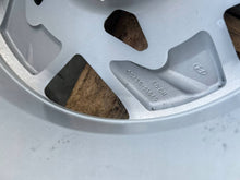 Laden Sie das Bild in den Galerie-Viewer, 1x Alufelge 17 Zoll 52910BE250 Hyundai Kona Rim Wheel FEL1819065103io