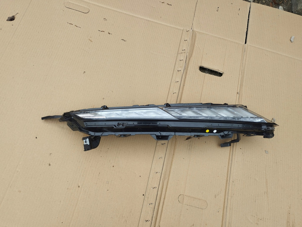 Frontscheinwerfer Mitsubishi Eclipse Cross LED Ein Stück (Rechts oder Links)