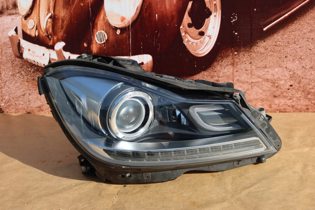 Frontscheinwerfer Mercedes-Benz W204 A2048204439 Xenon Rechts Headlight