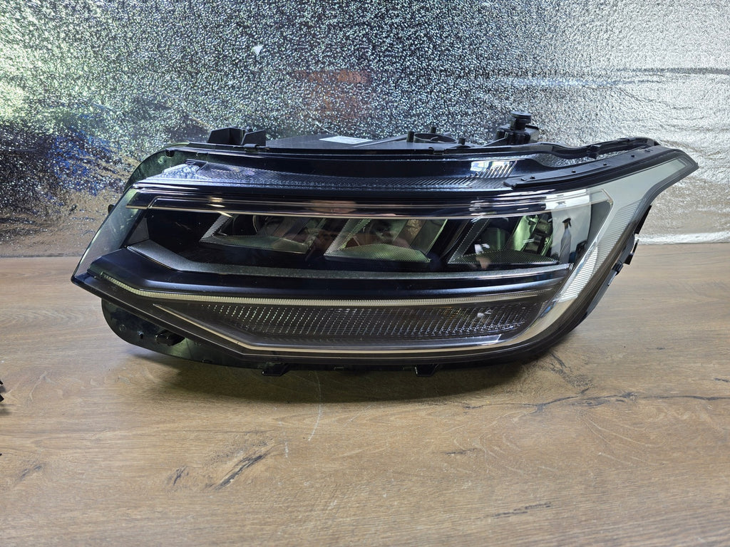 Frontscheinwerfer VW Tiguan 5NB941035G LED Ein Stück (Rechts oder Links) SCH2818328642jq