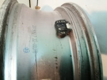 Laden Sie das Bild in den Galerie-Viewer, 1x Alufelge 18 Zoll 7.0" 5x114.3 45ET Glanz Silber 9965957080 Mazda Rim Wheel FEL9914856637yp