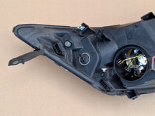 Laden Sie das Bild in den Galerie-Viewer, Frontscheinwerfer Iveco Daily IV 05802476874 Links Scheinwerfer Headlight SCH6835156563ka