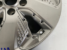 Load image into Gallery viewer, 1x Alufelge 17 Zoll 7.0" 5x114.3 50ET Glanz Silber 52910-K4000 Hyundai Kona FEL5680431215fr
