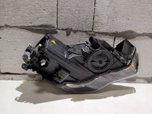 Laden Sie das Bild in den Galerie-Viewer, Frontscheinwerfer Audi A1 8X0941005 Xenon Links Scheinwerfer Headlight SCH6858444020xa