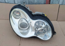 Laden Sie das Bild in den Galerie-Viewer, Frontscheinwerfer Mercedes-Benz W203 A2038203861 0301166276 Xenon Rechts