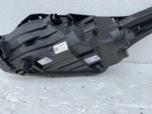 Laden Sie das Bild in den Galerie-Viewer, Frontscheinwerfer Kia Ceed 92102-J7XXX Rechts Scheinwerfer Headlight