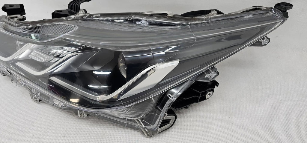 Frontscheinwerfer Toyota Corolla 81150-02T31-00 Links Scheinwerfer Headlight SCH1829025240xb