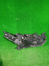 Load image into Gallery viewer, Frontscheinwerfer Toyota Yaris Full LED Links Scheinwerfer Headlight SCH8761323515fy