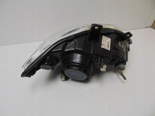 Laden Sie das Bild in den Galerie-Viewer, Frontscheinwerfer Mercedes-Benz Vito W639 A6398202861 Xenon Links Headlight