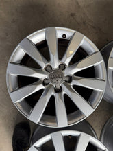 Laden Sie das Bild in den Galerie-Viewer, 4x Alufelge 17 Zoll 8.0" 5x112 47ET Glanz Silber 8K0601025BC Audi Rim Wheel FEL8952838860vh