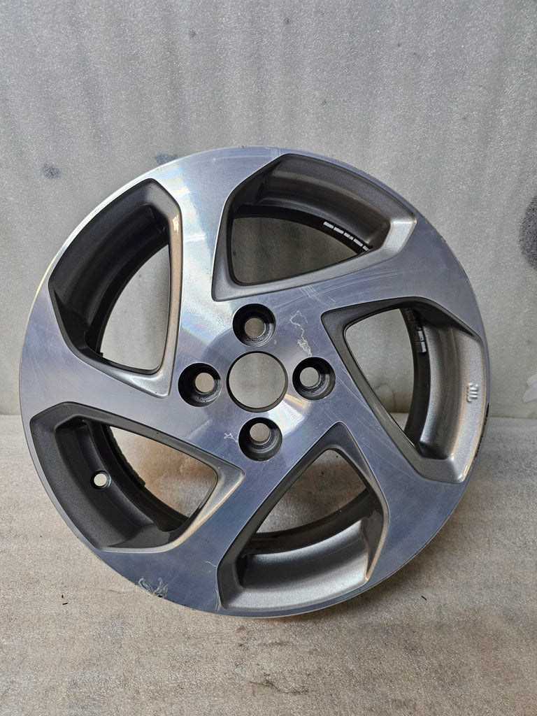 1x Alufelge 15 Zoll 5.0" 4x100 39ET Glanz Silber 426110DC60 Mg Aygo Rim Wheel FEL8390478482wx