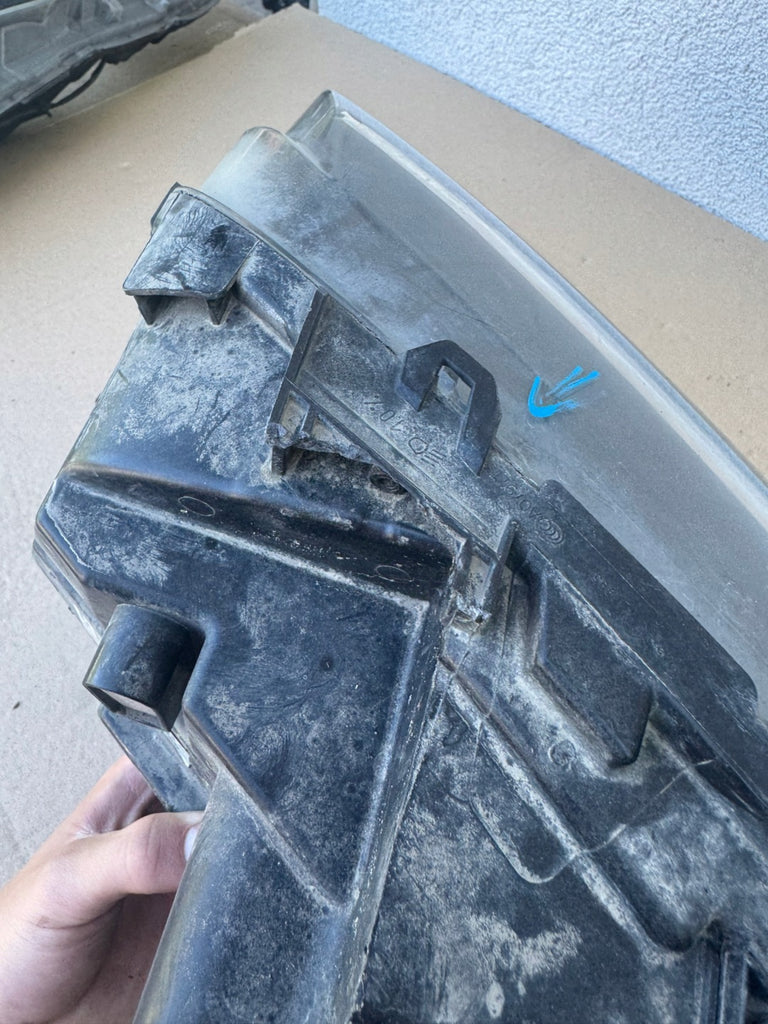 Frontscheinwerfer VW Amarok 2H3941032B Rechts Scheinwerfer Headlight SCH8161958817lg