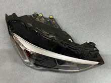 Laden Sie das Bild in den Galerie-Viewer, Frontscheinwerfer Audi Q3 83A941034 LED Rechts Scheinwerfer Headlight