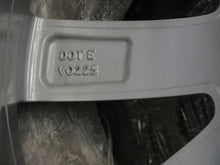Load image into Gallery viewer, 1x Alufelge 18 Zoll 8.0&quot; 5x112 25ET Glanz Silber 760071498 VW Touareg Rim Wheel