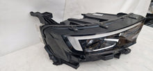 Laden Sie das Bild in den Galerie-Viewer, Frontscheinwerfer Hyundai Matrix Mokka 9847939580 LED Rechts Headlight