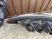 Laden Sie das Bild in den Galerie-Viewer, Frontscheinwerfer Kia Ceed 92101-1H500 Ein Satz Scheinwerfer Headlight