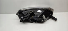 Laden Sie das Bild in den Galerie-Viewer, Frontscheinwerfer Skoda Rapid 5JB941015A Xenon Ein Stück (Rechts oder Links) SCH6809831822no