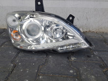 Laden Sie das Bild in den Galerie-Viewer, Frontscheinwerfer Mercedes-Benz Vito A6398202961 Rechts Scheinwerfer Headlight