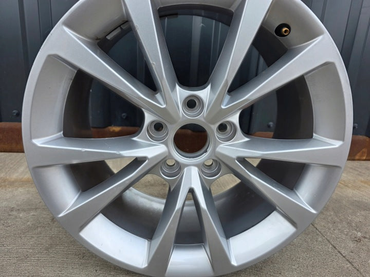 1x Alufelge 17 Zoll 8.0" 5x112 46ET Glanz 8Y0601025CC Audi A3 I Rim Wheel FEL8914336849md