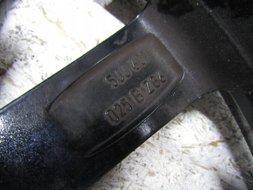 1x Alufelge 17 Zoll 7.0" 5x100 46ET 5JJ601025G Skoda Rapid Rim Wheel