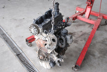 Load image into Gallery viewer, Motor VW Transporter CAA 2.0 TDI 102PS 184TKm 2010 Diesel Engine Unkomplett