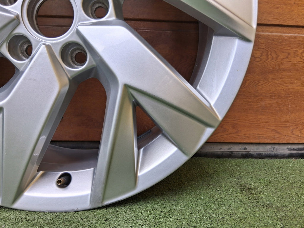 1x Alufelge 18 Zoll 7.0" 5x112 43ET Glanz Silber 5NA601025AD VW Tiguan Rim Wheel FEL4005419074bt