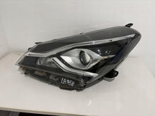 Laden Sie das Bild in den Galerie-Viewer, Frontscheinwerfer Toyota Yaris 0D-199 LED Links Scheinwerfer Headlight SCH9521914807is