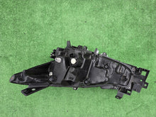 Laden Sie das Bild in den Galerie-Viewer, Frontscheinwerfer Mazda 3 BSP551030 Full LED Rechts Scheinwerfer Headlight SCH4530865993lz
