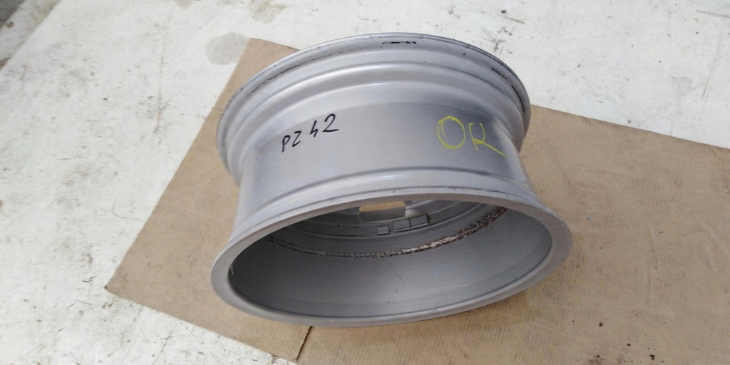 1x Alufelge 17 Zoll 9.5" 5x112 25ET Matt Silber 7P0601025 VW Touareg Rim Wheel