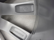 Load image into Gallery viewer, 1x Alufelge 17 Zoll 7.0" 5x112 40ET Glanz Silber 3G0601025BP VW Passat B8 Beetle FEL2146392834tz