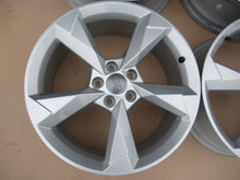 Laden Sie das Bild in den Galerie-Viewer, 4x Alufelge 19 Zoll 7.0" 5x112 43ET Glanz Silber Audi Q3 Rim Wheel FEL8508213968zx