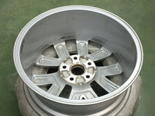 Load image into Gallery viewer, 1x Alufelge 17 Zoll 7.0&quot; 5x112 38ET Glanz Silber 3G8601025 Vw Rim Wheel