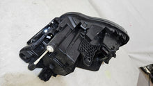 Laden Sie das Bild in den Galerie-Viewer, Frontscheinwerfer VW Touareg 761941036A Rechts Scheinwerfer Headlight
