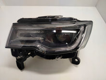 Load image into Gallery viewer, Frontscheinwerfer Jeep Grand Cherokee Wk2 Xenon Links Scheinwerfer Headlight SCH8671580422vo