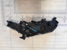 Load image into Gallery viewer, Frontscheinwerfer Toyota Yaris EUK0-8 Links Scheinwerfer Headlight SCH5612650284jp