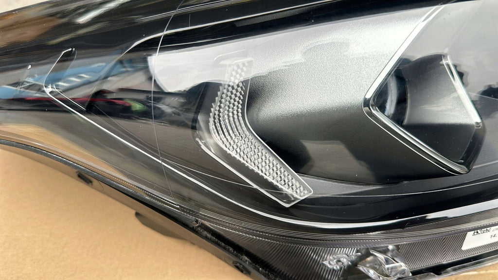 Frontscheinwerfer Kia Ceed J972111020 Rechts Scheinwerfer Headlight