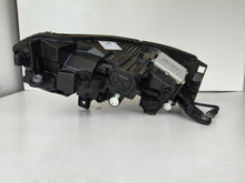 Laden Sie das Bild in den Galerie-Viewer, Frontscheinwerfer Skoda Enyaq 5LB941015H Full LED Links Scheinwerfer Headlight