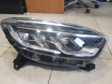 Laden Sie das Bild in den Galerie-Viewer, Frontscheinwerfer Renault Captur 260107244 Rechts Scheinwerfer Headlight