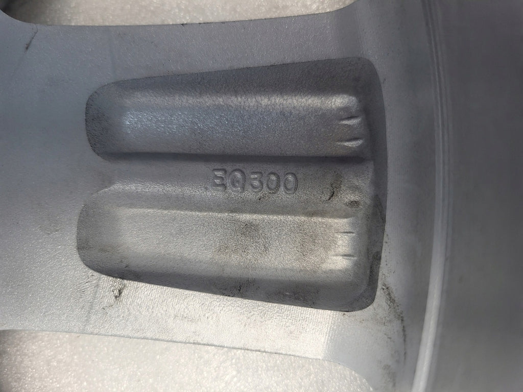 1x Alufelge 17 Zoll 6.5" 5x114.3 40ET MB50-EQ300 MA-DAR81 Nissan X-Trail