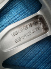 Laden Sie das Bild in den Galerie-Viewer, 1x Alufelge 17 Zoll 7.5" 5x100 36ET Glanz Silber 8X0601025AL Audi A1 Rim Wheel FEL9329962662lh